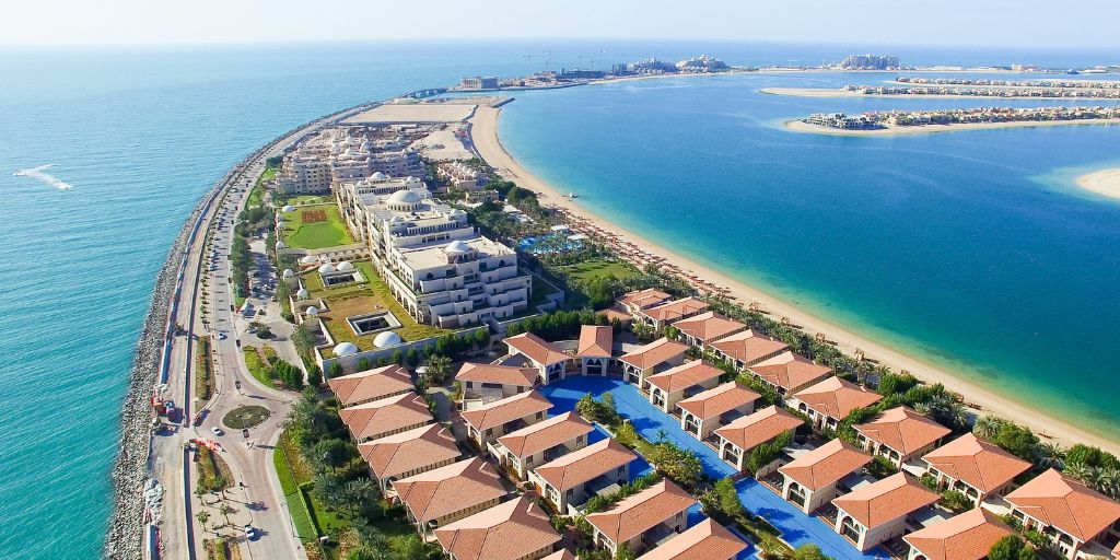 villa prices rose most in palm jumeirah emirates hills and jumeirah islands