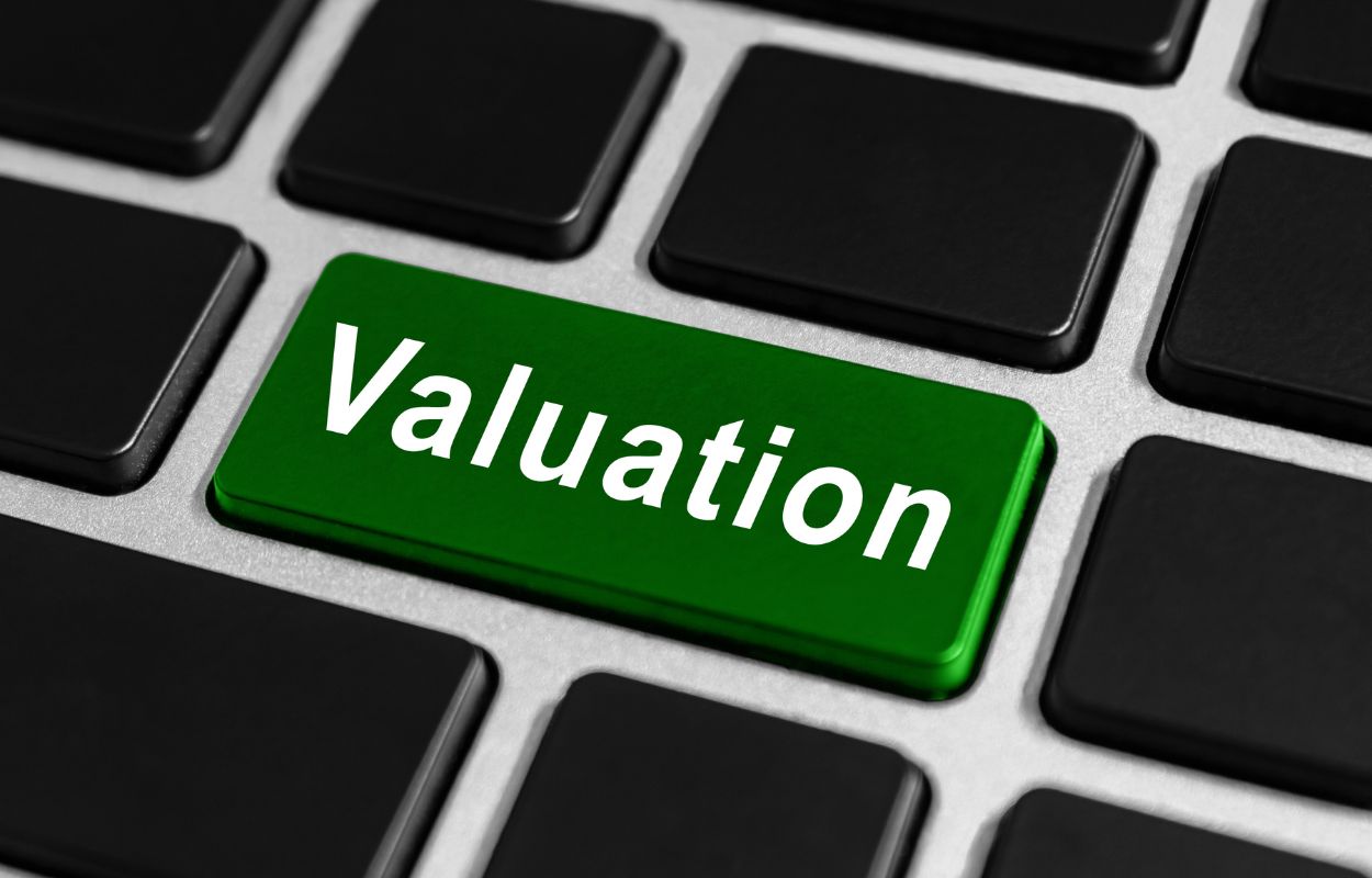 Commercial property valuation in Dubai using cap rates