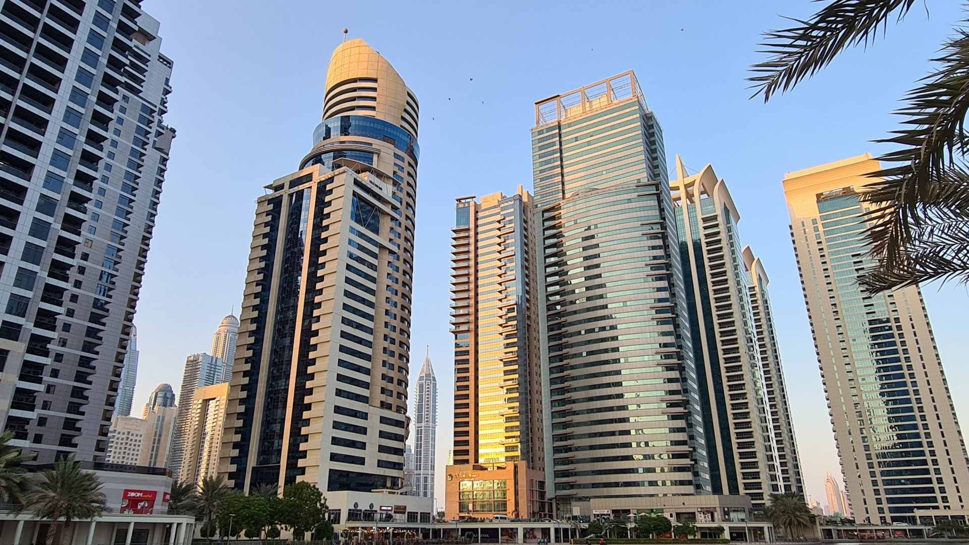 One Lake Plaza — Mitchell's Commercial Real Estate