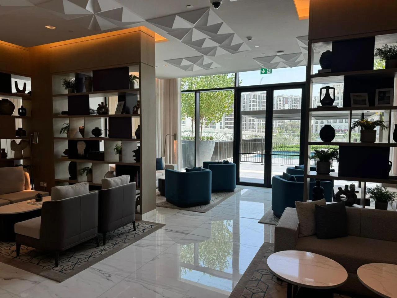 DISTRESS DEAL: 1-BR IN PALACE RESIDENCES
