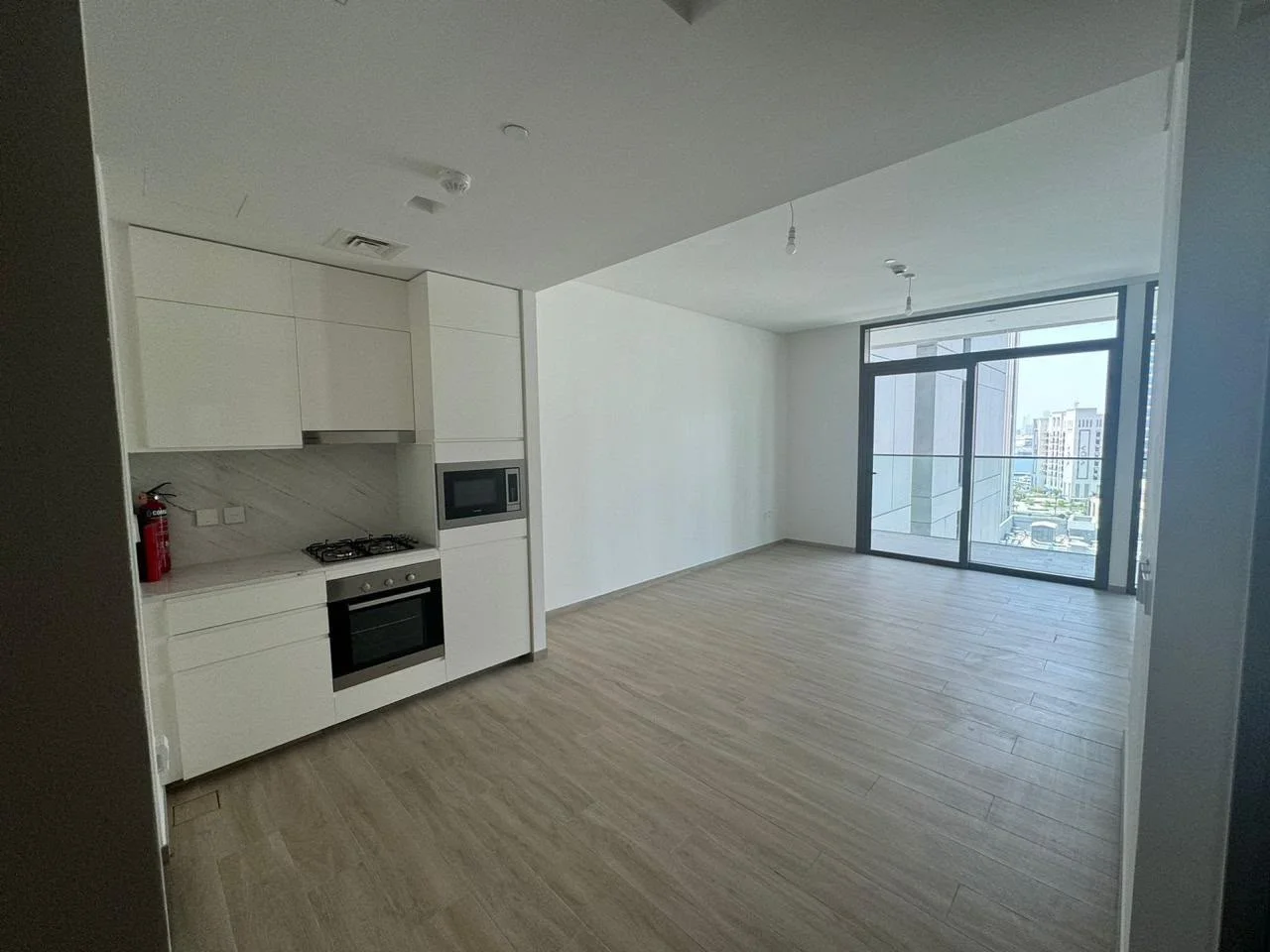DISTRESS DEAL: 1-BR IN PALACE RESIDENCES