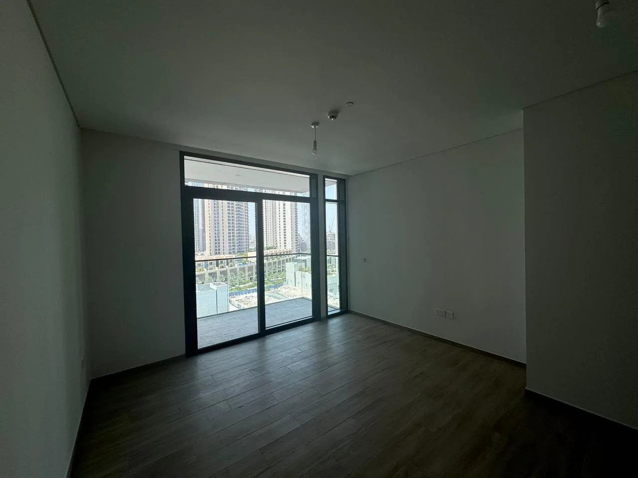 DISTRESS DEAL: 1-BR IN PALACE RESIDENCES