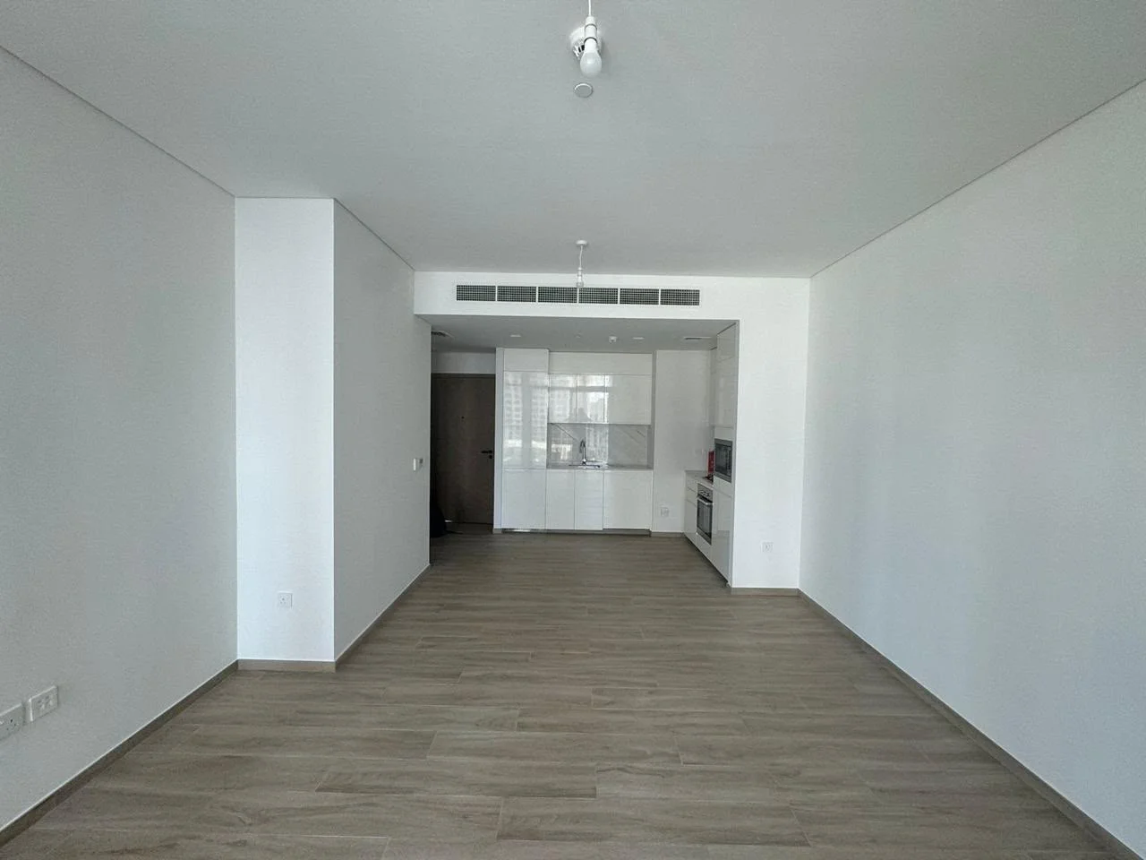 DISTRESS DEAL: 1-BR IN PALACE RESIDENCES