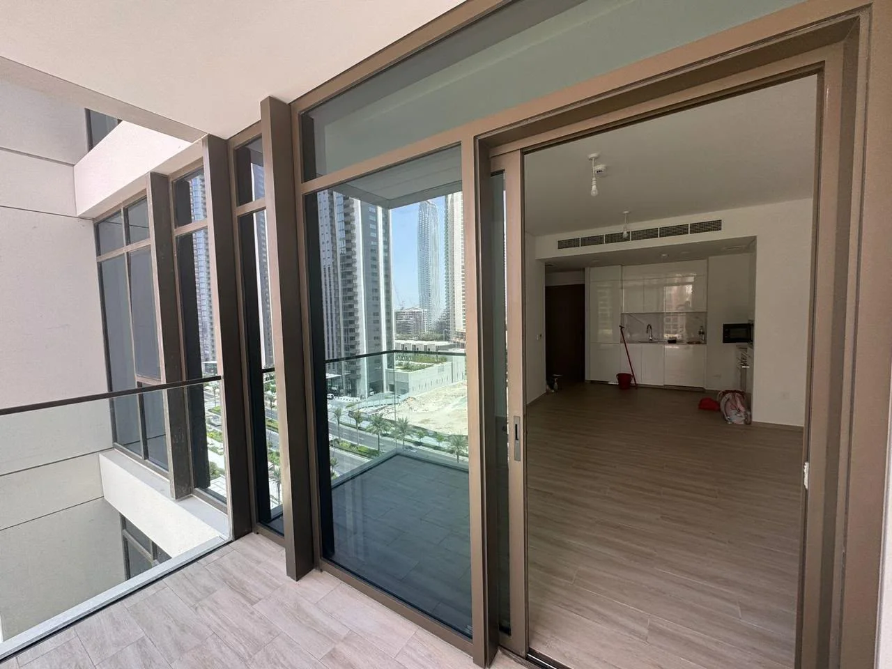 DISTRESS DEAL: 1-BR IN PALACE RESIDENCES