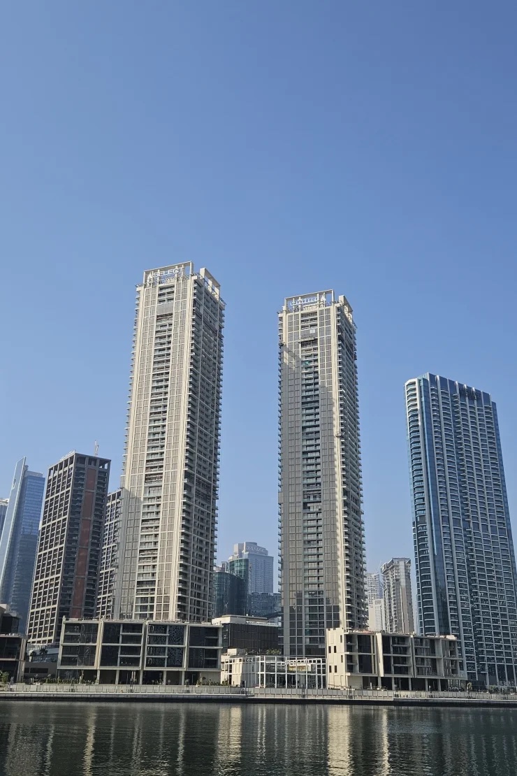 DISTRESS DEAL: 4-BR IN PENINSULA 4 THE PLAZA B — distress deal in Business Bay from Mitchell's Commercial Real Estate